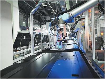 新兴科技驱动制造业升级，长虹等制造商与信息技术咨询服务迎来黄金十年